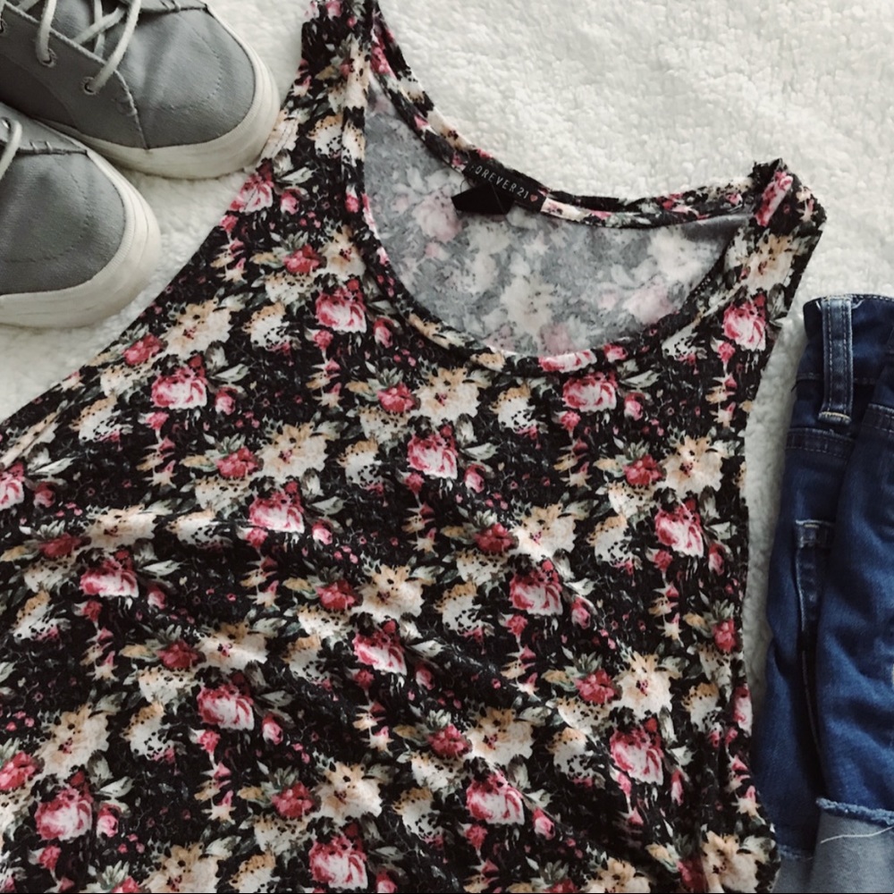 ❗️SOLD❗️Forever 21 Floral Racerback Top